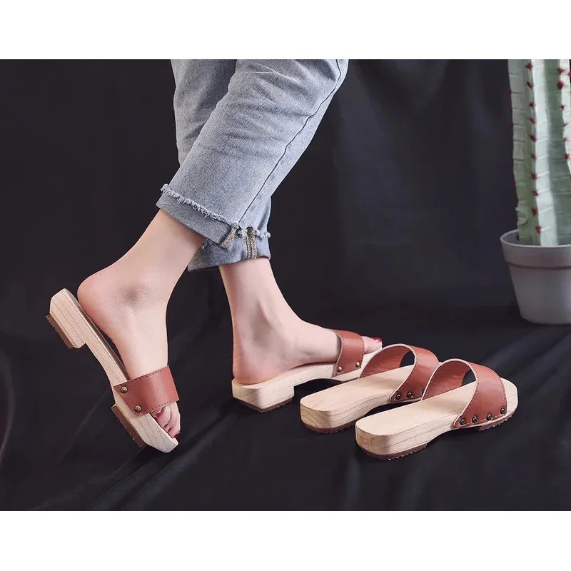 Jemma Leong Japanische Anime S – Geta Wooden Sandal Bewertung und Preis